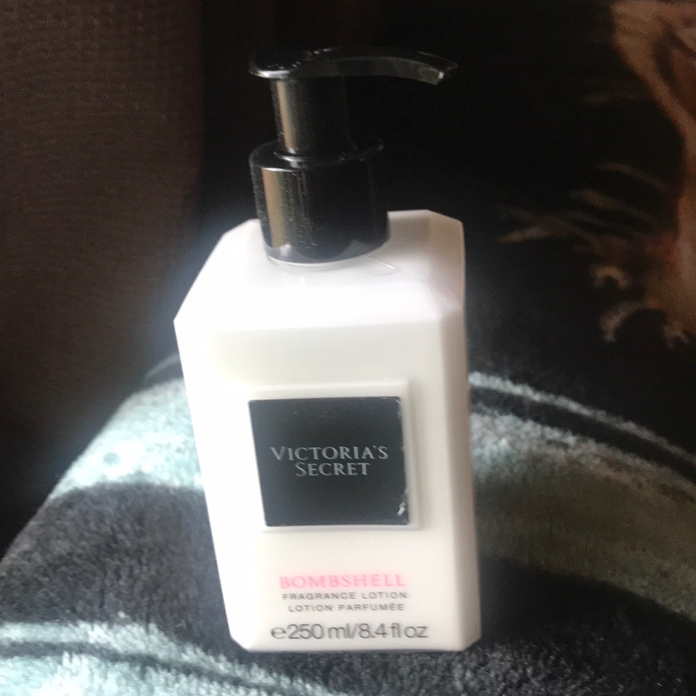 🆕Bombshell by Victoria Secret.